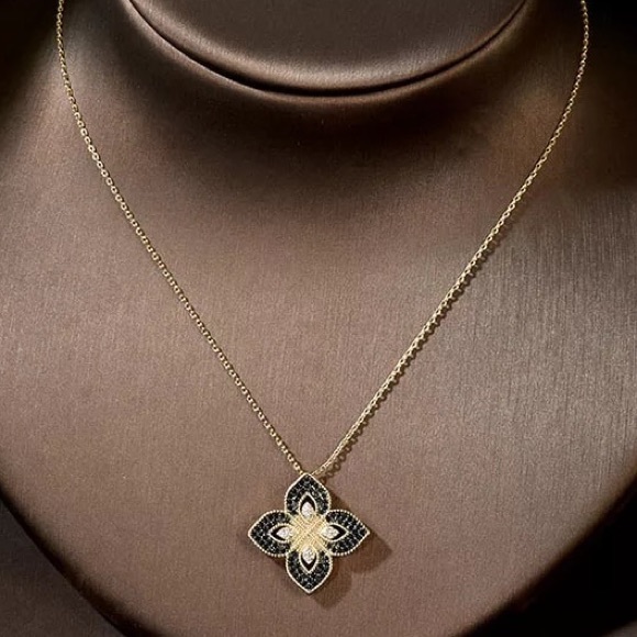 2ct Black Sapphire Venetian Fleur Pendant - Picture 2 of 13